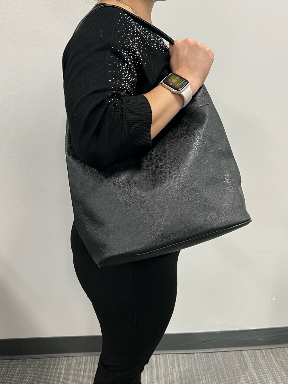 Carlos Santana Black Pebbled Leather Shoulder Bag - Picture 5 of 15